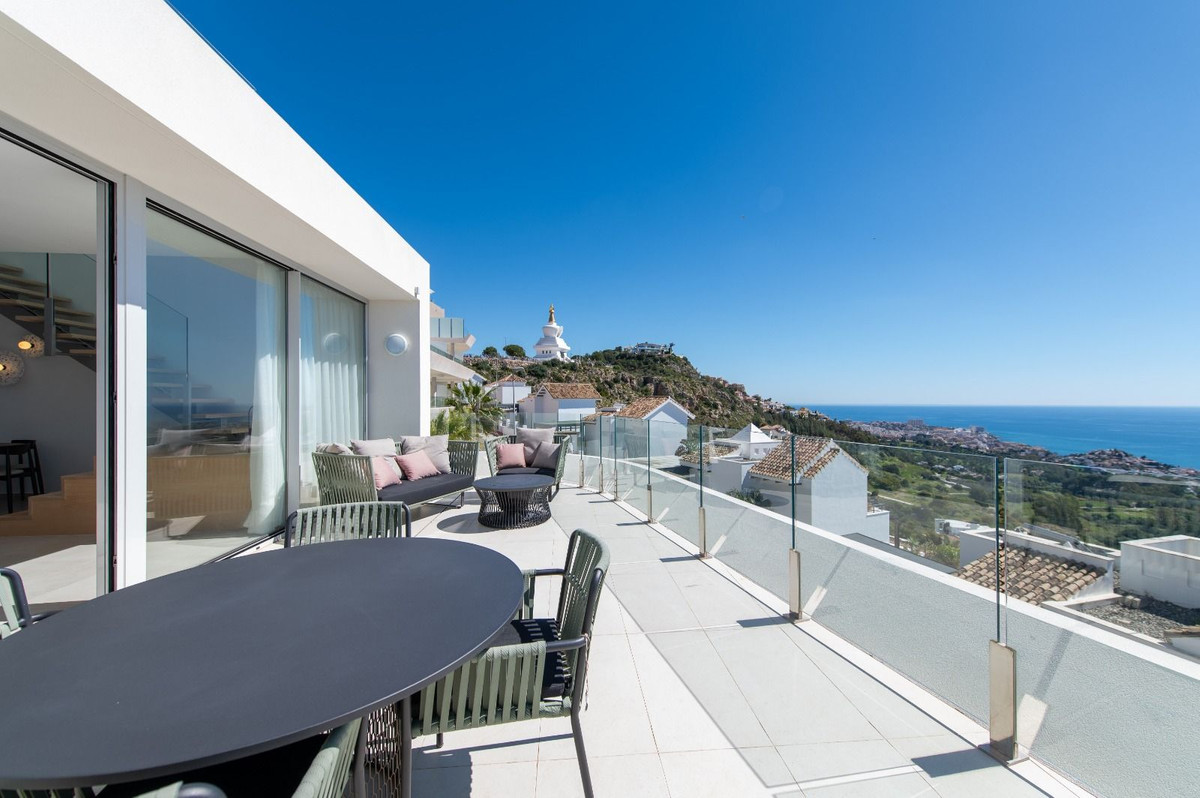 3 Bed Apartment for sale in Higueron Costa Del Sol, Málaga, Spain