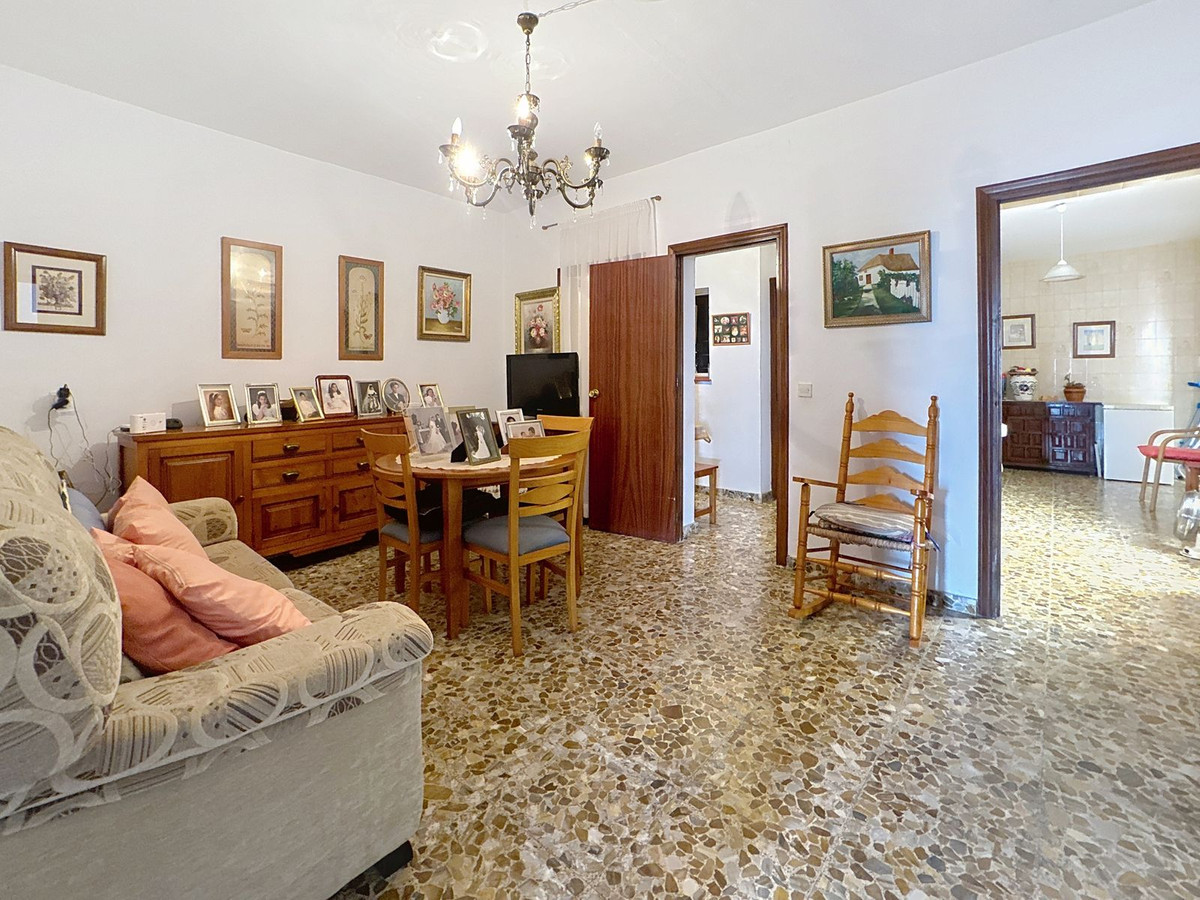 5 Bed Townhouse for sale in Estepona Costa Del Sol, Málaga, Spain