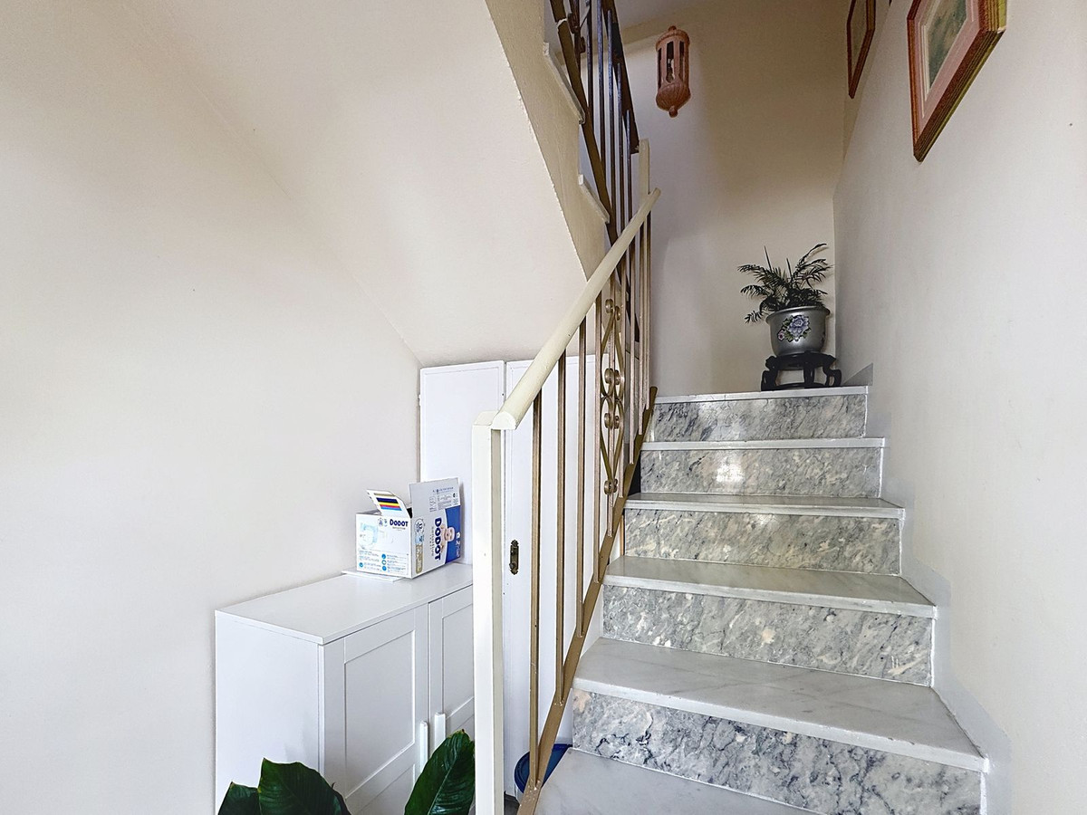 5 Bed Townhouse for sale in Estepona Costa Del Sol, Málaga, Spain