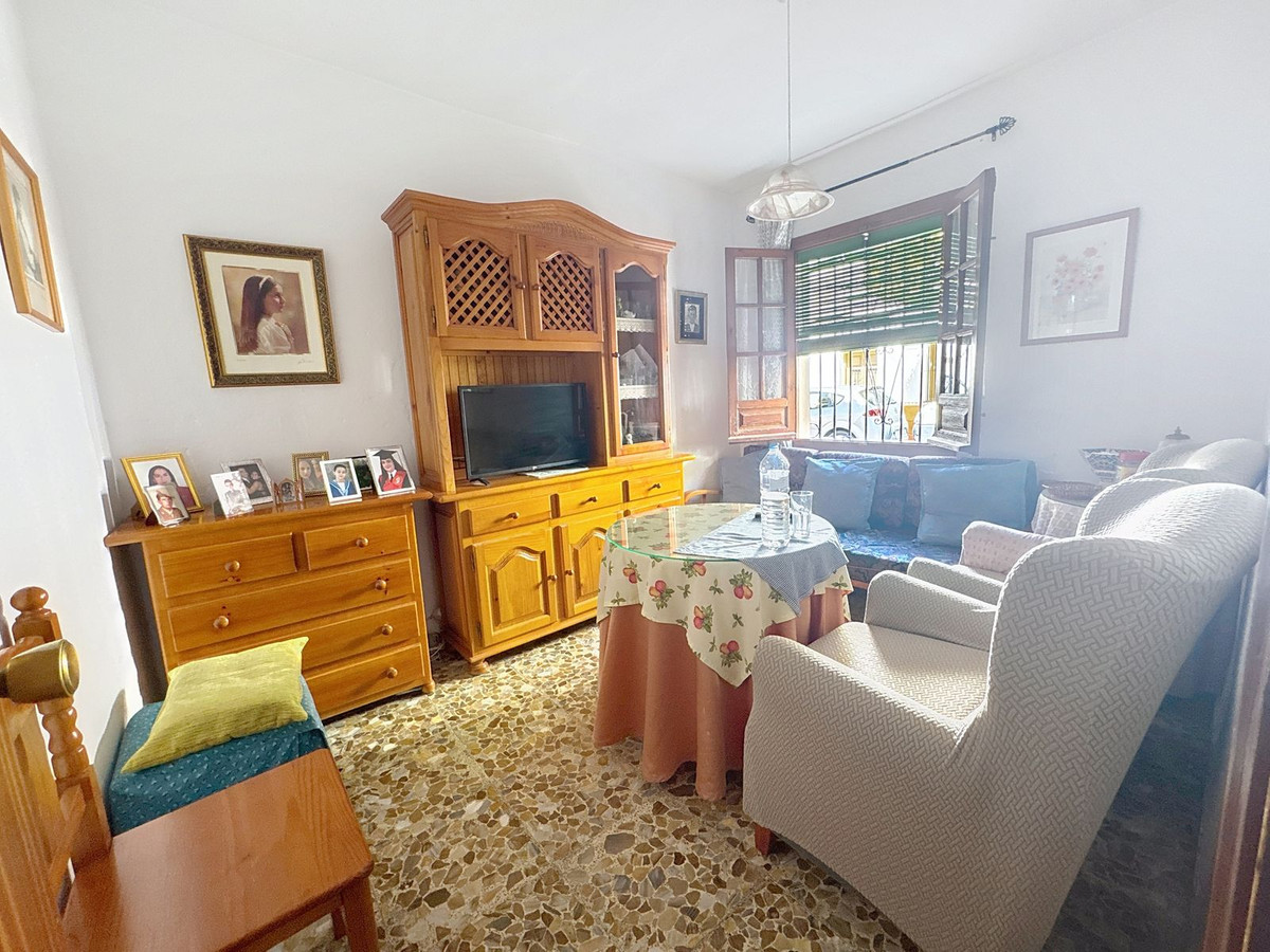 5 Bed Townhouse for sale in Estepona Costa Del Sol, Málaga, Spain
