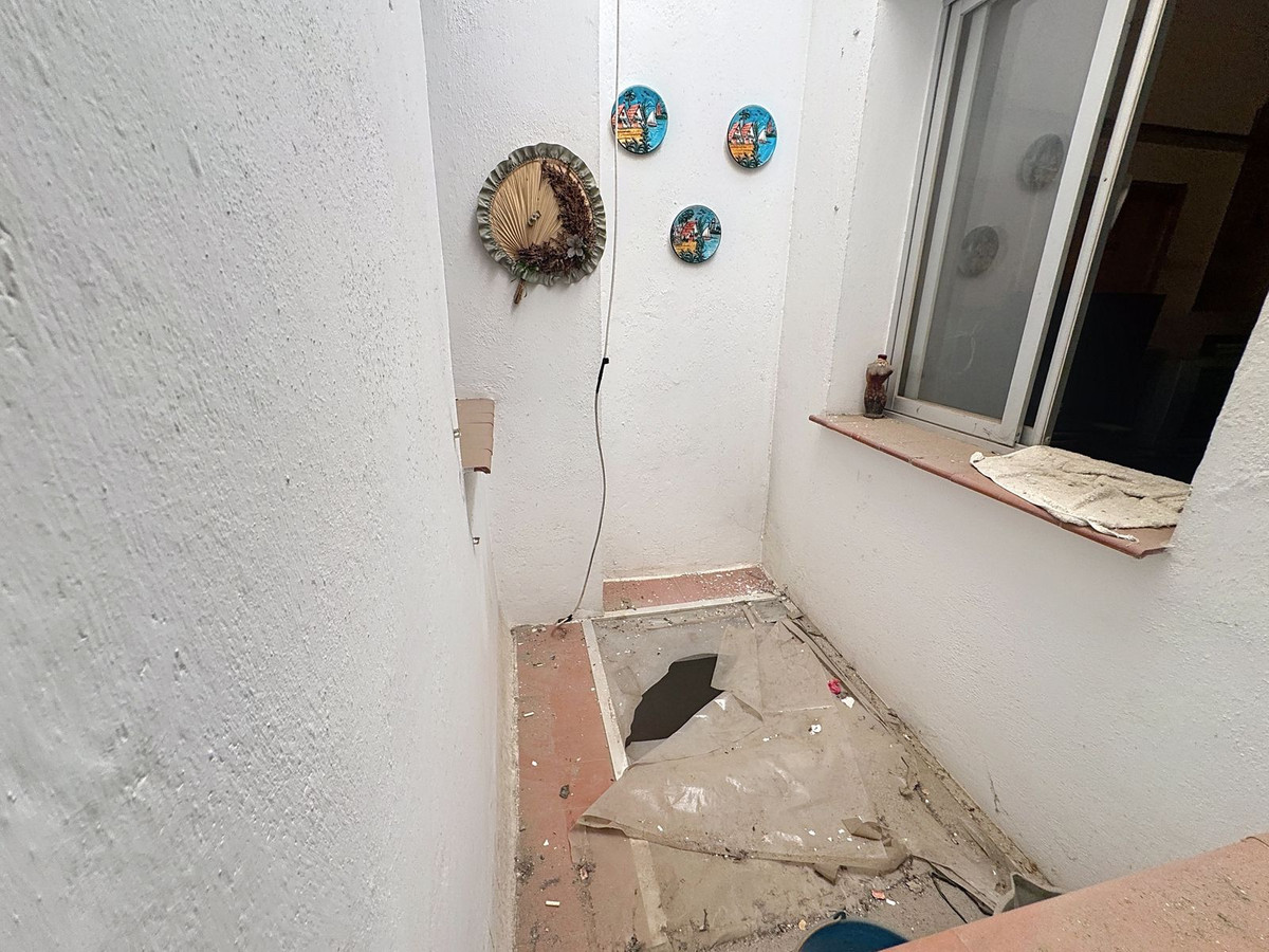 5 Bed Townhouse for sale in Estepona Costa Del Sol, Málaga, Spain