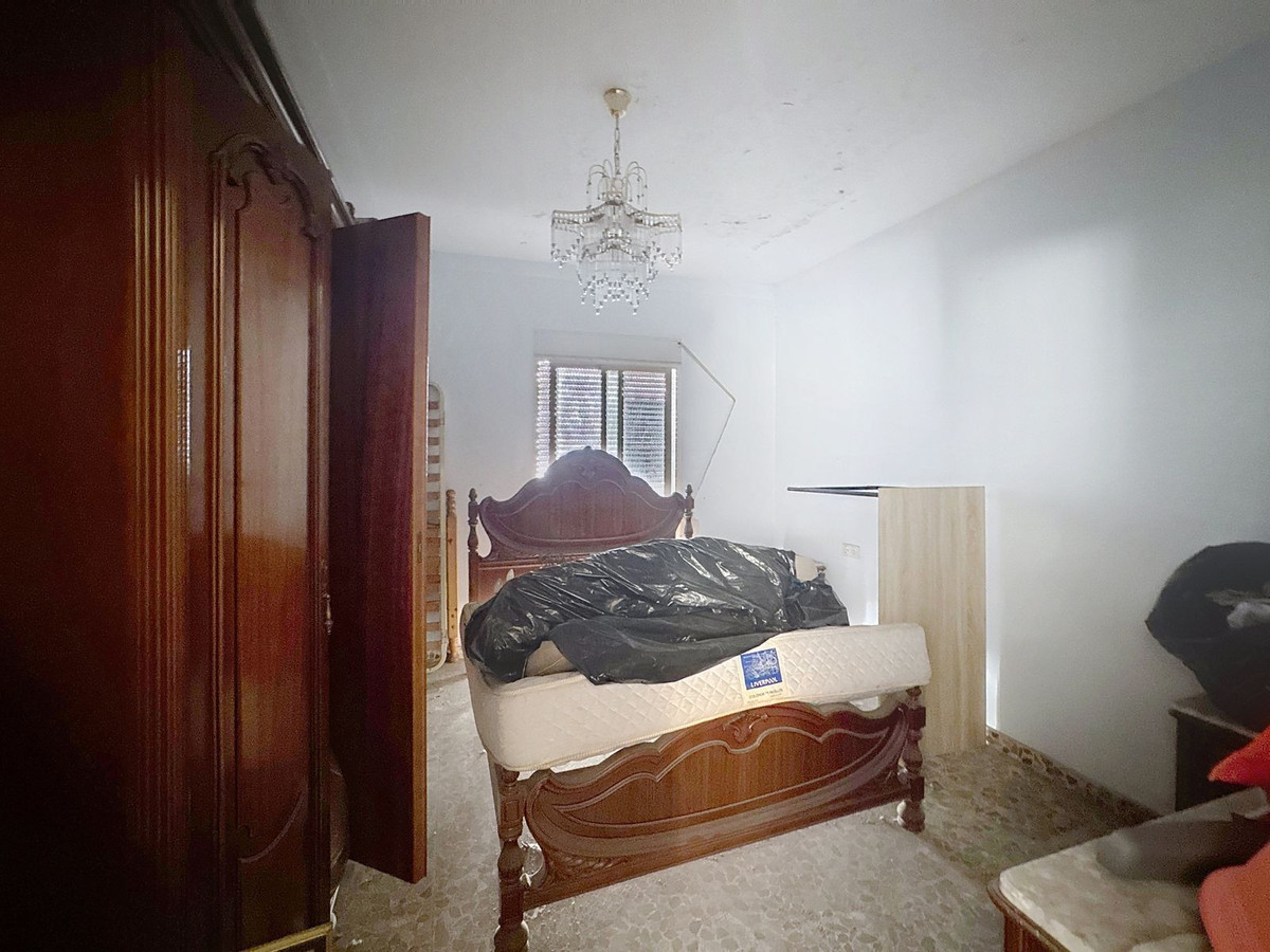5 Bed Townhouse for sale in Estepona Costa Del Sol, Málaga, Spain