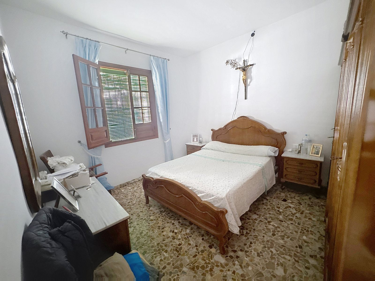 5 Bed Townhouse for sale in Estepona Costa Del Sol, Málaga, Spain