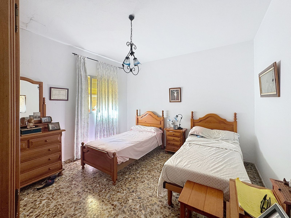 5 Bed Townhouse for sale in Estepona Costa Del Sol, Málaga, Spain