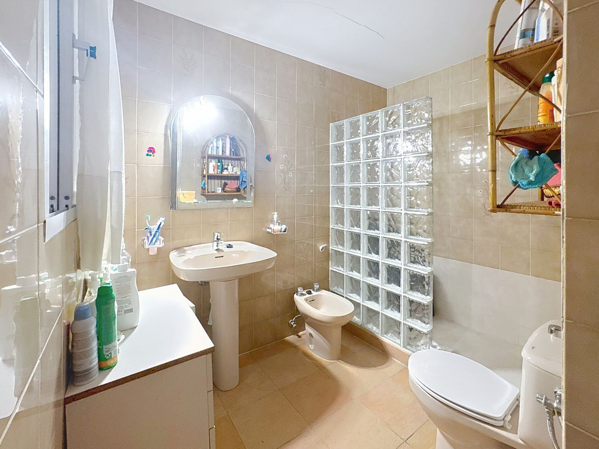 5 Bed Townhouse for sale in Estepona Costa Del Sol, Málaga, Spain