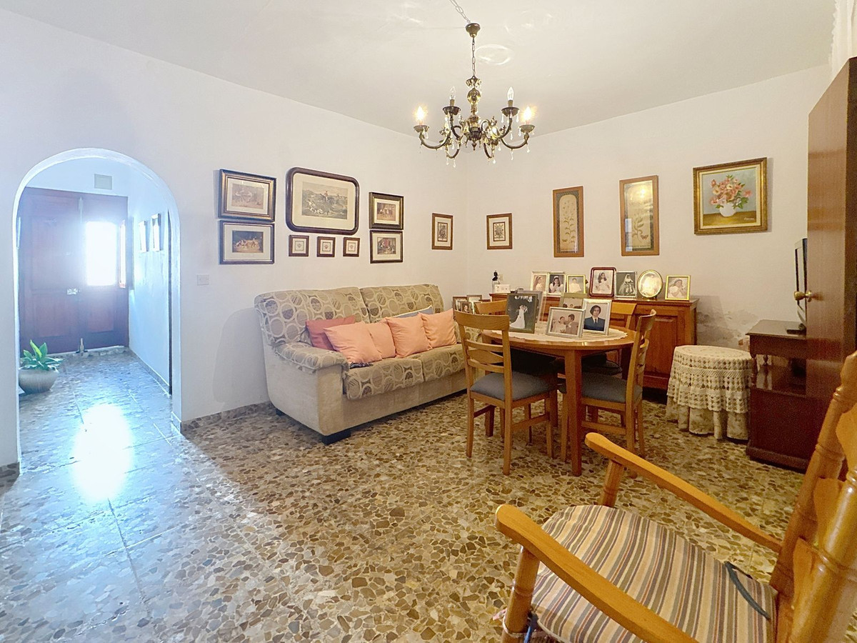 5 Bed Townhouse for sale in Estepona Costa Del Sol, Málaga, Spain