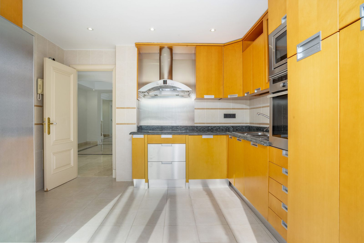 2 Bed Apartment for sale in Marbella Costa Del Sol, Málaga, Spain