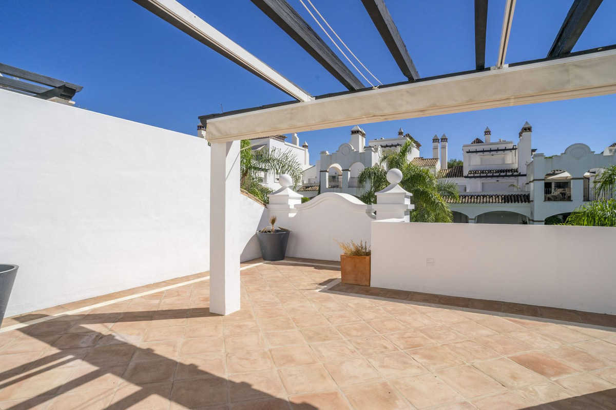 2 Bed Apartment for sale in Marbella Costa Del Sol, Málaga, Spain