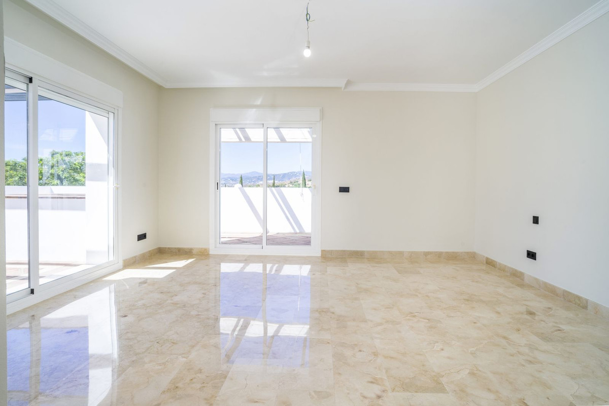2 Bed Apartment for sale in Marbella Costa Del Sol, Málaga, Spain