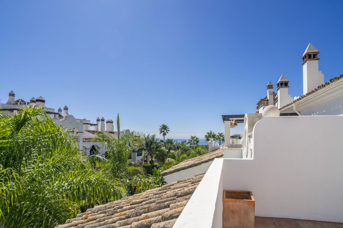 2 Bed Apartment for sale in Marbella Costa Del Sol, Málaga, Spain