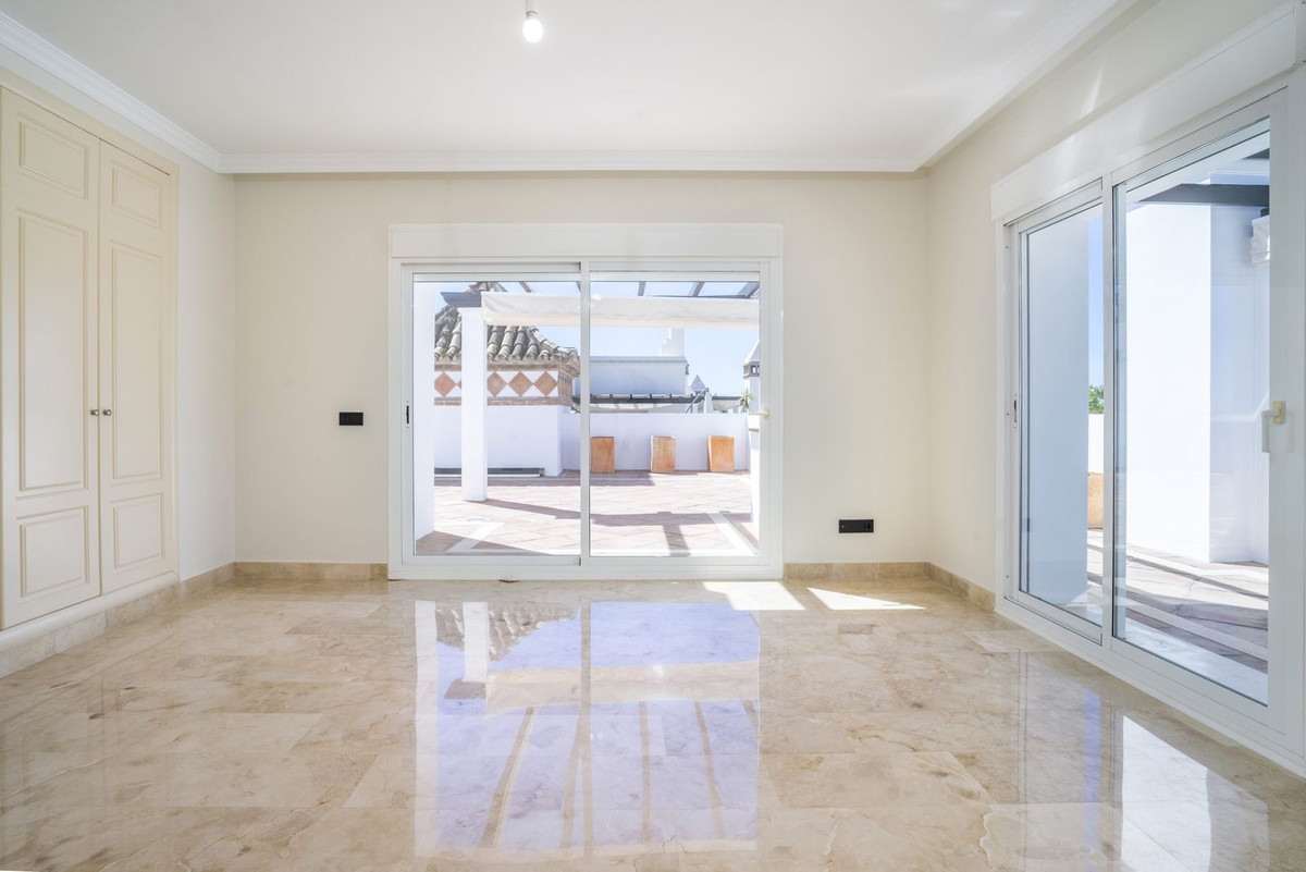 2 Bed Apartment for sale in Marbella Costa Del Sol, Málaga, Spain