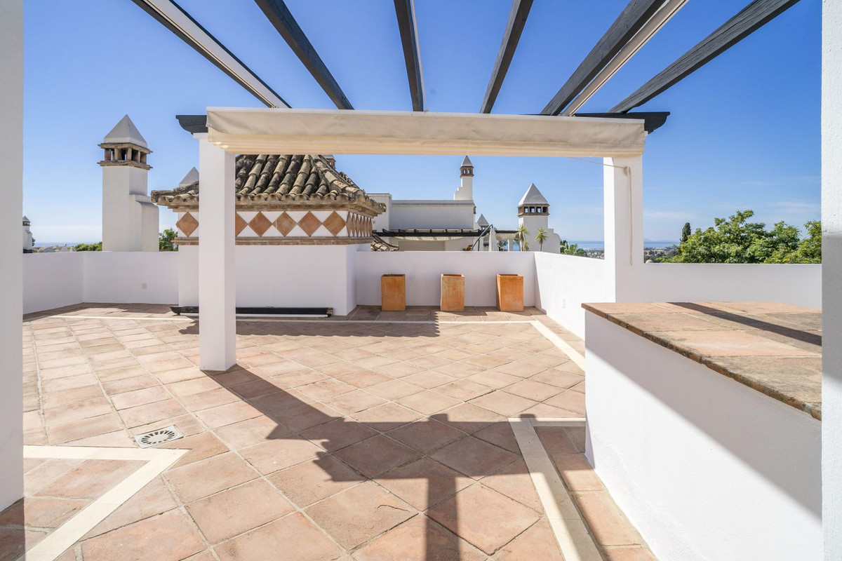 2 Bed Apartment for sale in Marbella Costa Del Sol, Málaga, Spain