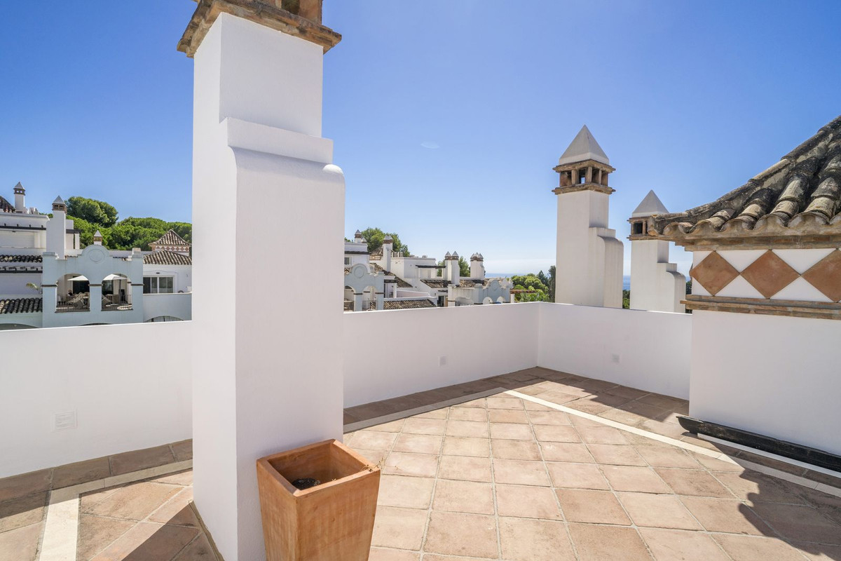 2 Bed Apartment for sale in Marbella Costa Del Sol, Málaga, Spain