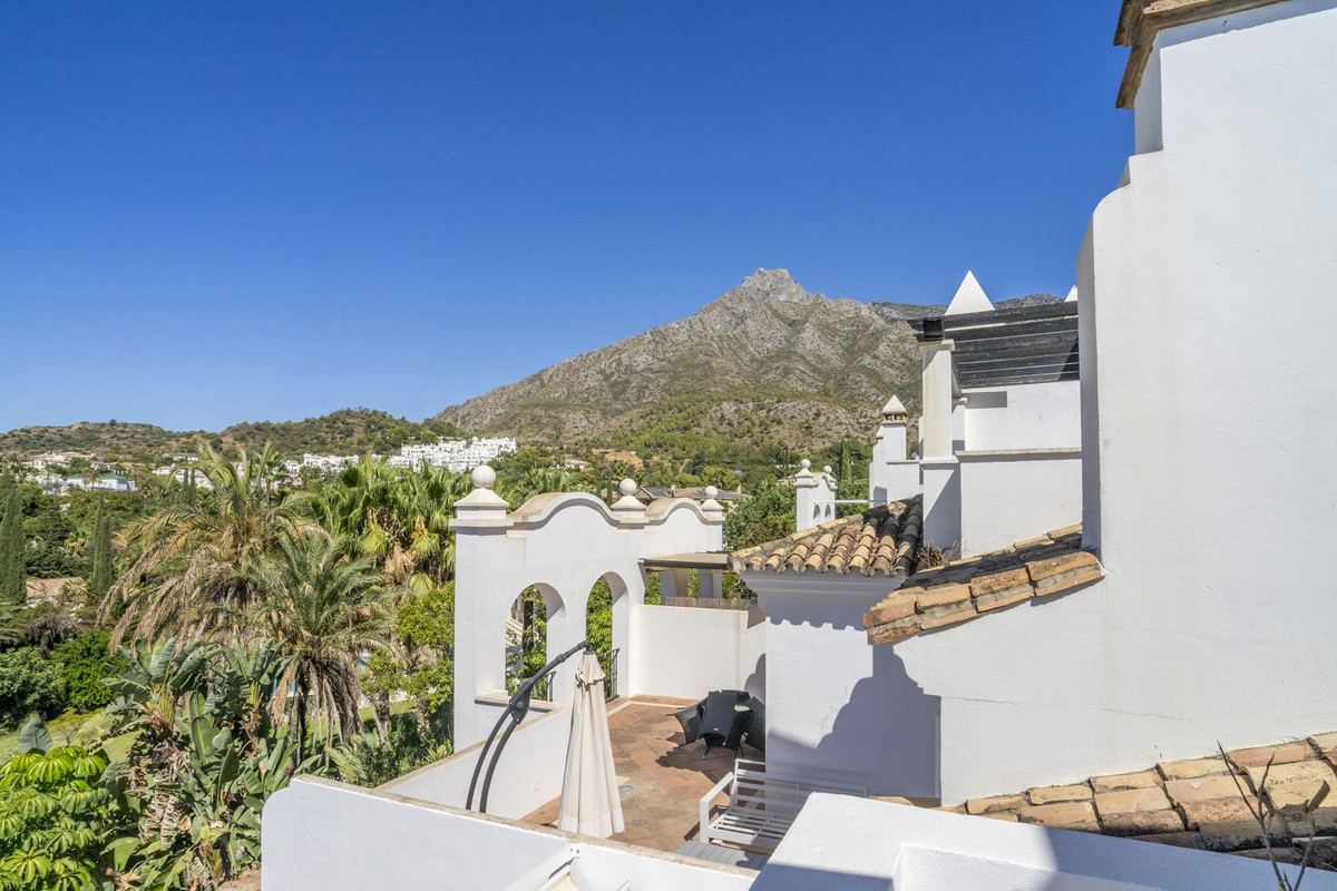 2 Bed Apartment for sale in Marbella Costa Del Sol, Málaga, Spain