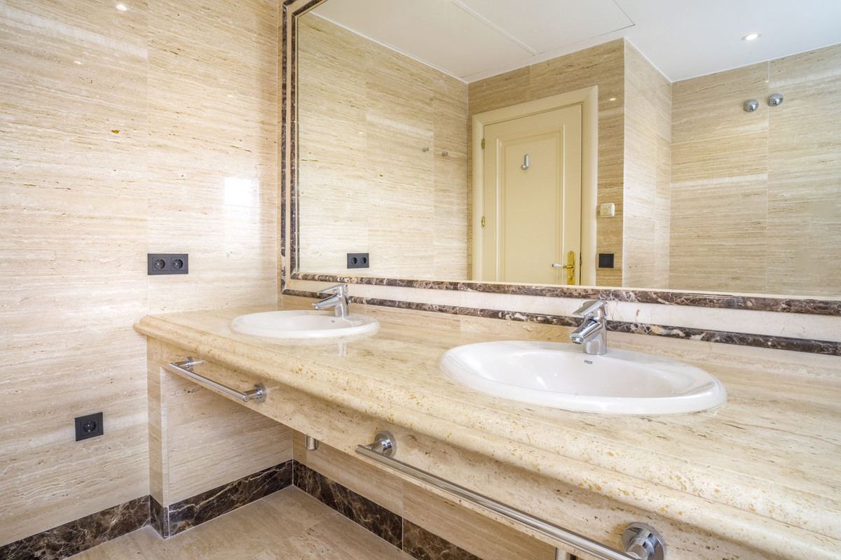 2 Bed Apartment for sale in Marbella Costa Del Sol, Málaga, Spain