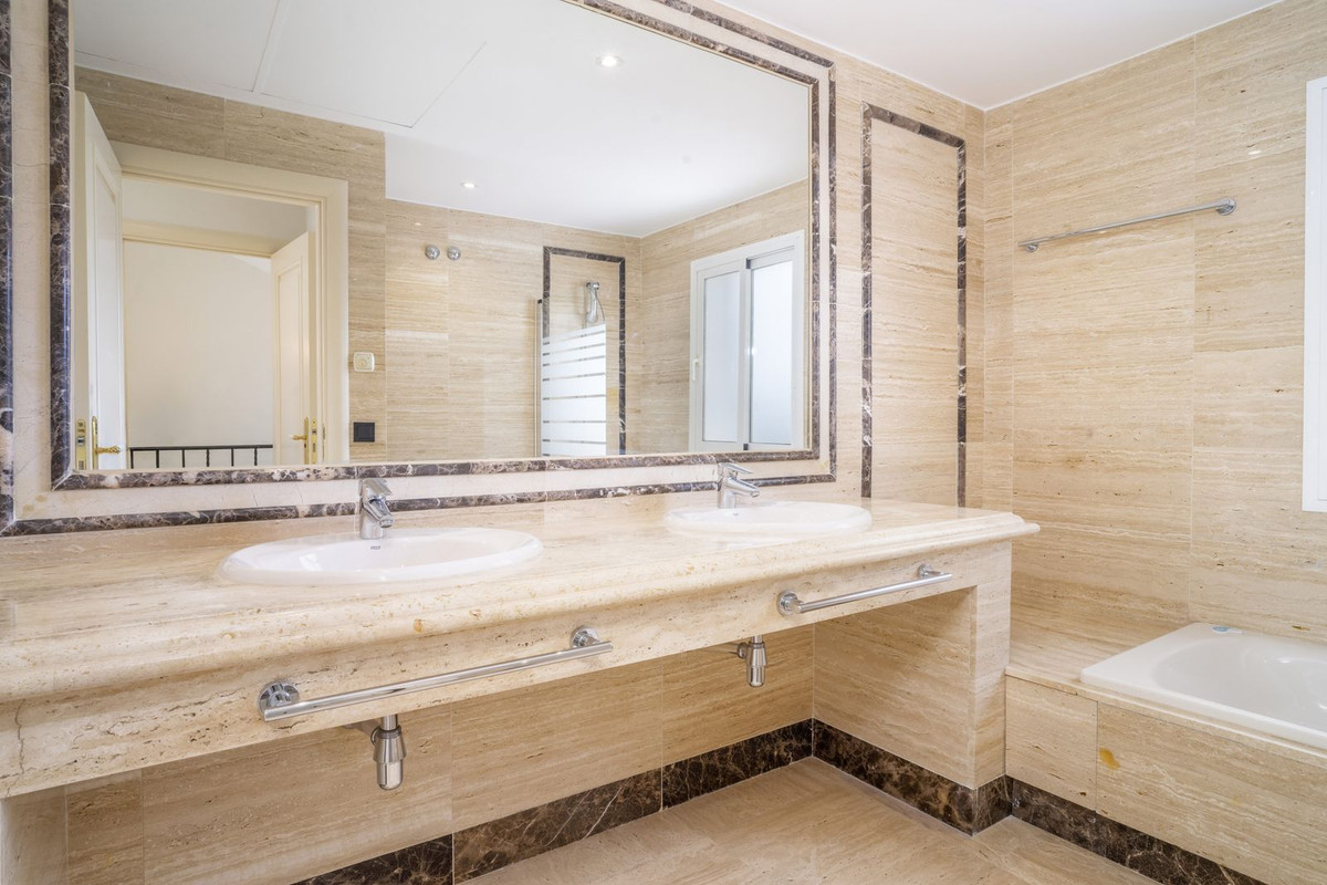 2 Bed Apartment for sale in Marbella Costa Del Sol, Málaga, Spain