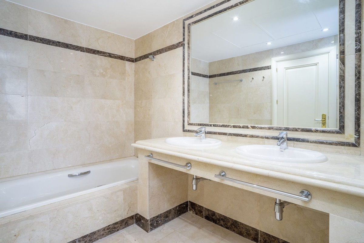 2 Bed Apartment for sale in Marbella Costa Del Sol, Málaga, Spain