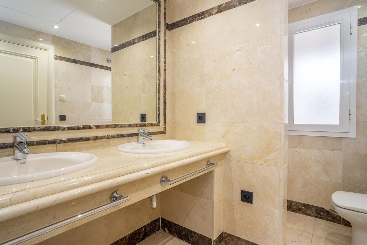 2 Bed Apartment for sale in Marbella Costa Del Sol, Málaga, Spain