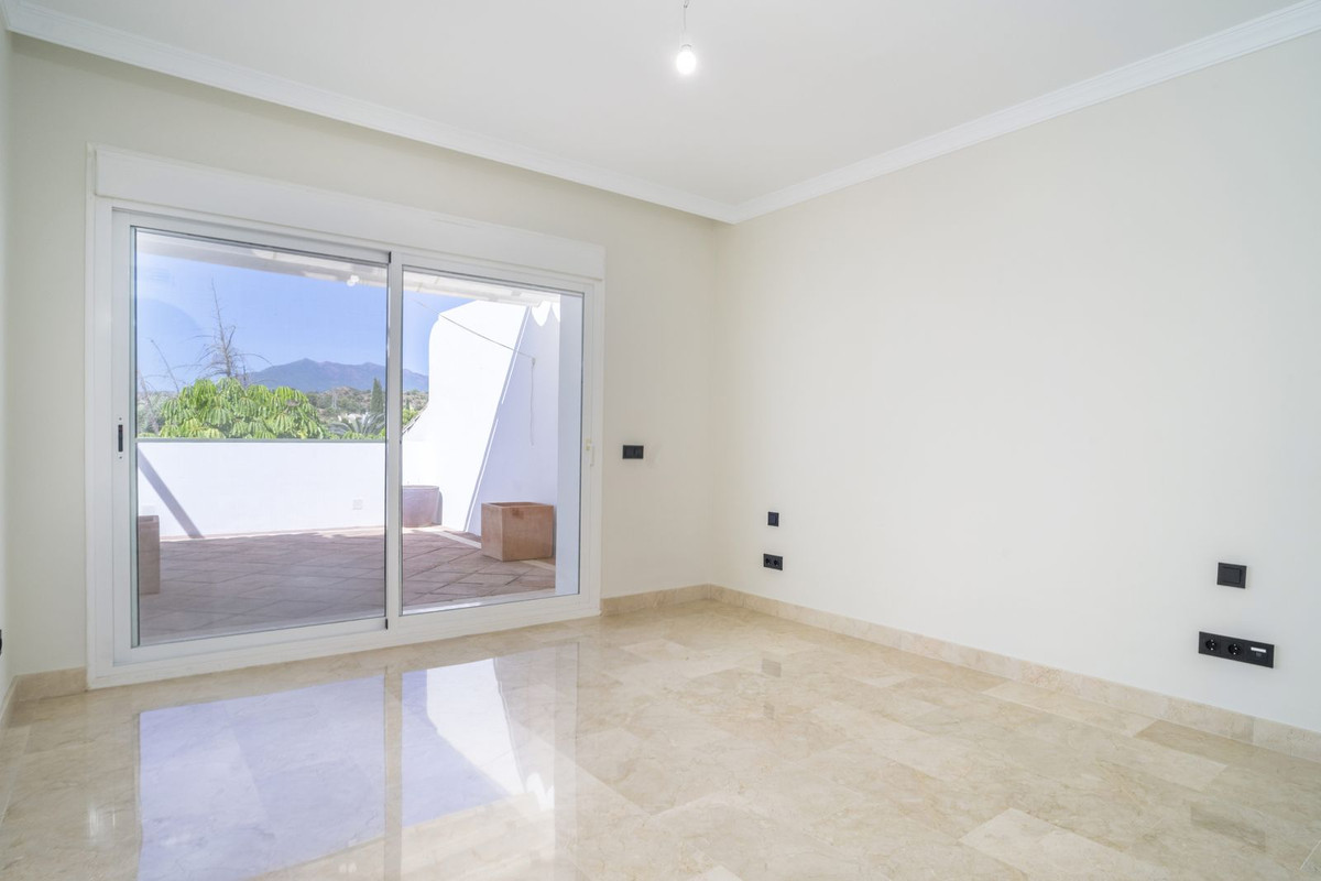2 Bed Apartment for sale in Marbella Costa Del Sol, Málaga, Spain