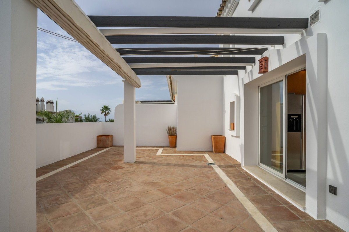 2 Bed Apartment for sale in Marbella Costa Del Sol, Málaga, Spain