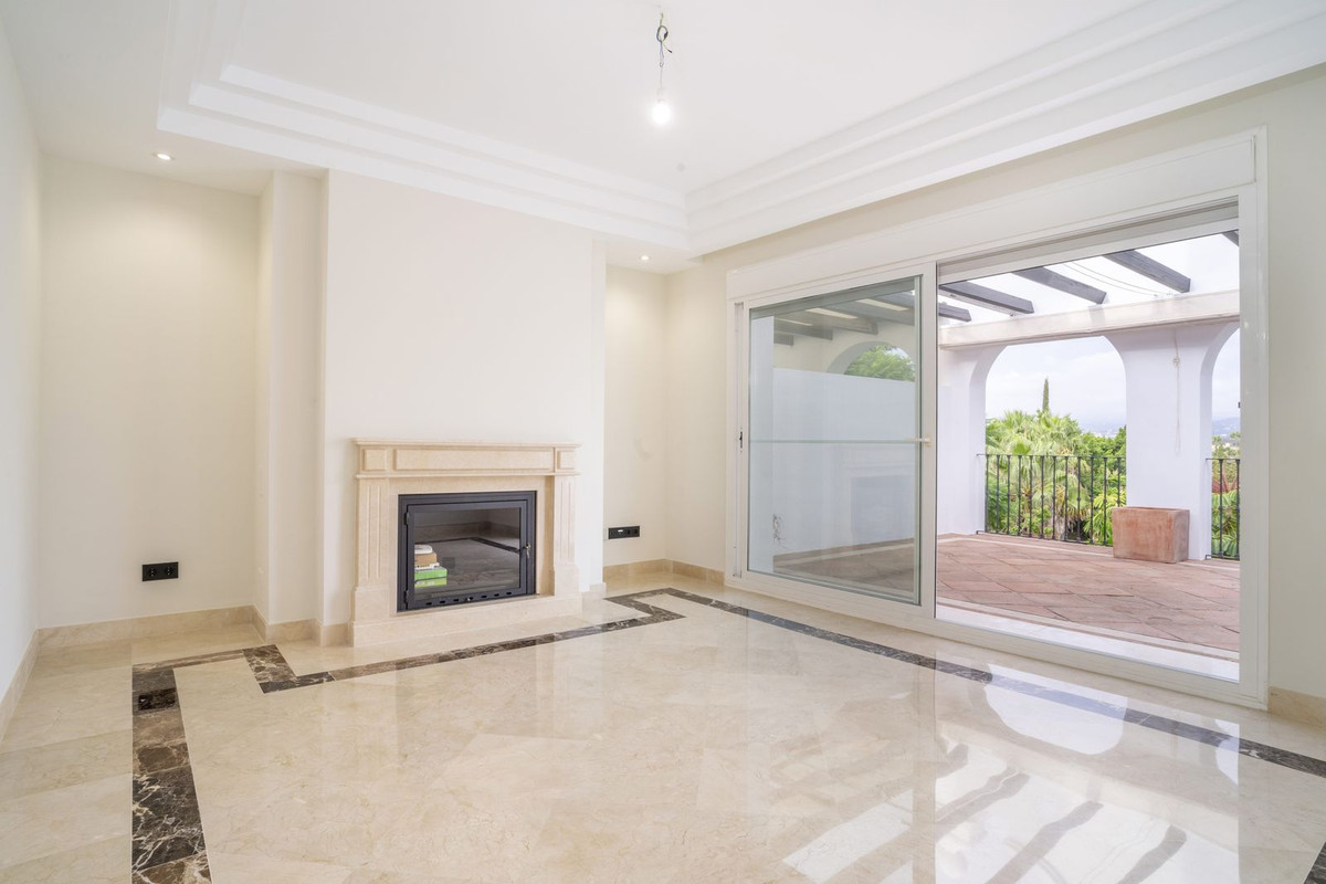 2 Bed Apartment for sale in Marbella Costa Del Sol, Málaga, Spain
