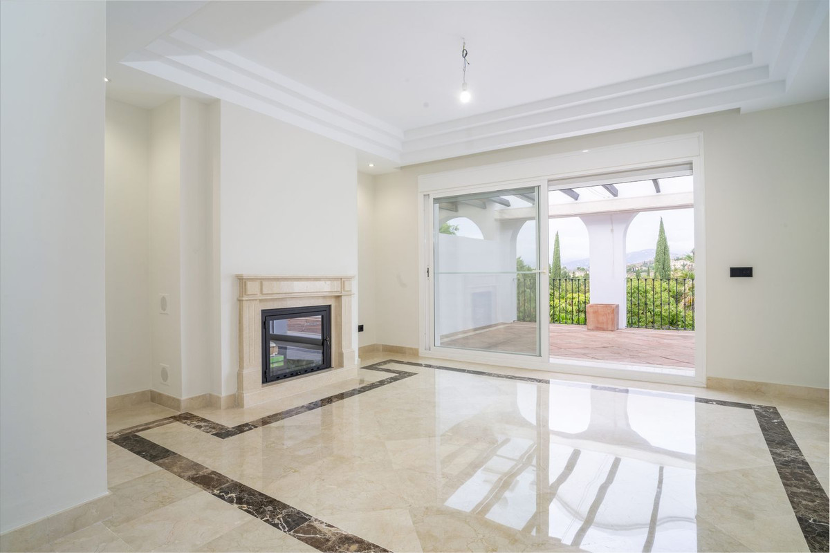2 Bed Apartment for sale in Marbella Costa Del Sol, Málaga, Spain