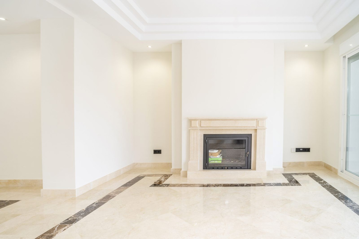 2 Bed Apartment for sale in Marbella Costa Del Sol, Málaga, Spain