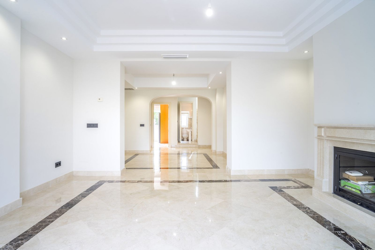 2 Bed Apartment for sale in Marbella Costa Del Sol, Málaga, Spain