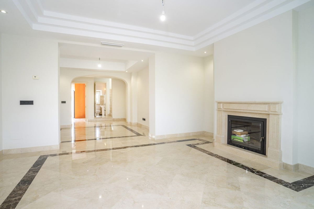 2 Bed Apartment for sale in Marbella Costa Del Sol, Málaga, Spain