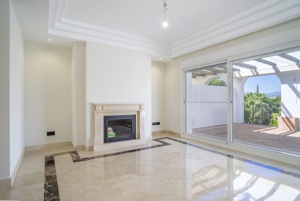 2 Bed Apartment for sale in Marbella Costa Del Sol, Málaga, Spain