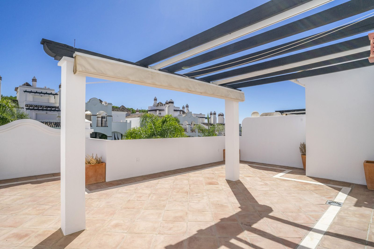 2 Bed Apartment for sale in Marbella Costa Del Sol, Málaga, Spain