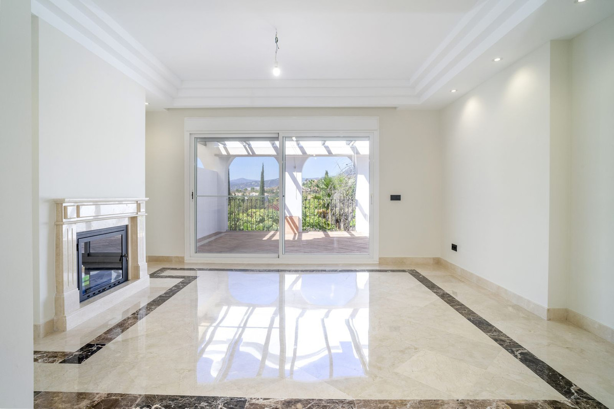 2 Bed Apartment for sale in Marbella Costa Del Sol, Málaga, Spain