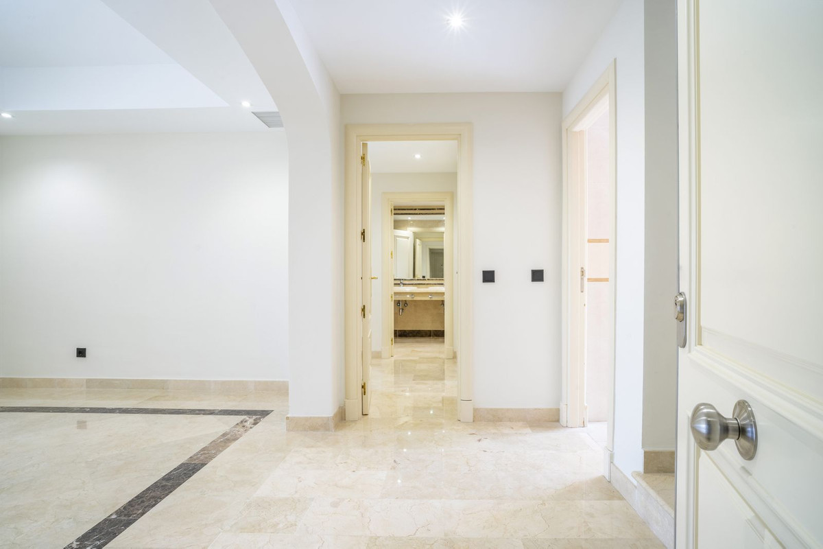 2 Bed Apartment for sale in Marbella Costa Del Sol, Málaga, Spain