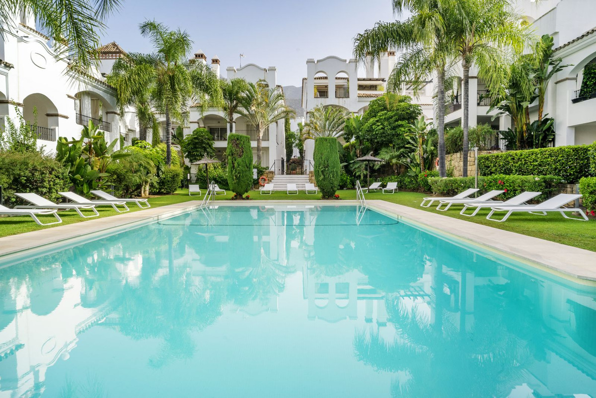 2 Bed Apartment for sale in Marbella Costa Del Sol, Málaga, Spain