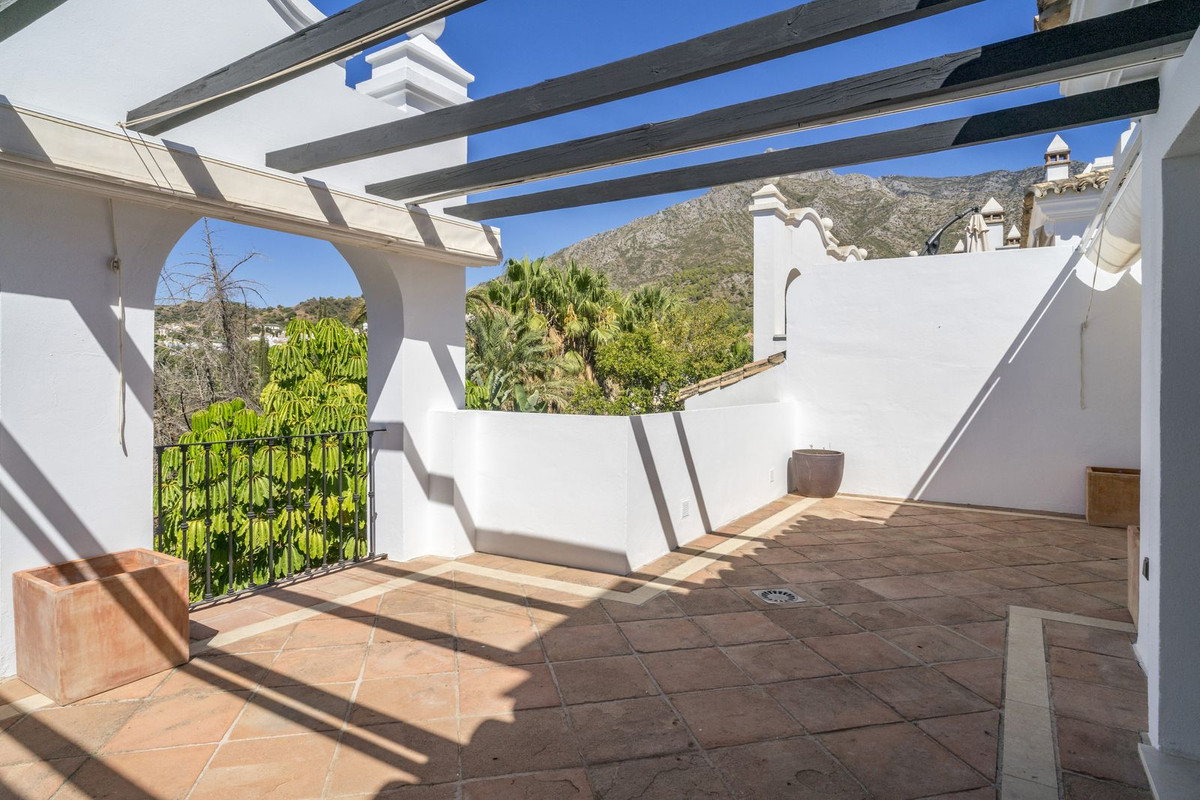 2 Bed Apartment for sale in Marbella Costa Del Sol, Málaga, Spain