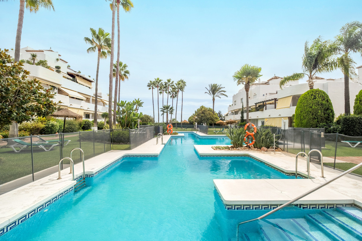 3 Bed Apartment for sale in The Golden Mile Costa Del Sol, Málaga, Spain