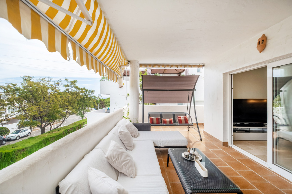 3 Bed Apartment for sale in The Golden Mile Costa Del Sol, Málaga, Spain
