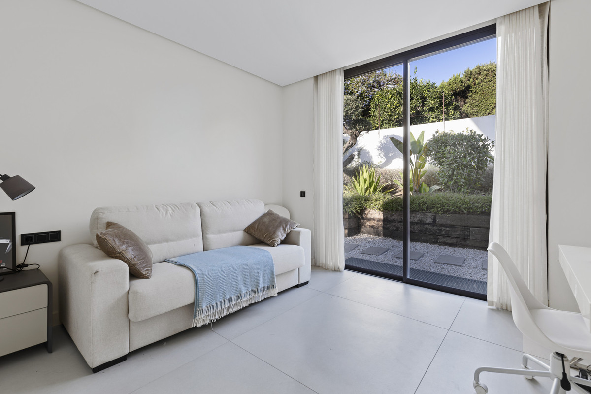 6 Bed Townhouse for sale in San Pedro De Alcántara Costa Del Sol, Málaga, Spain