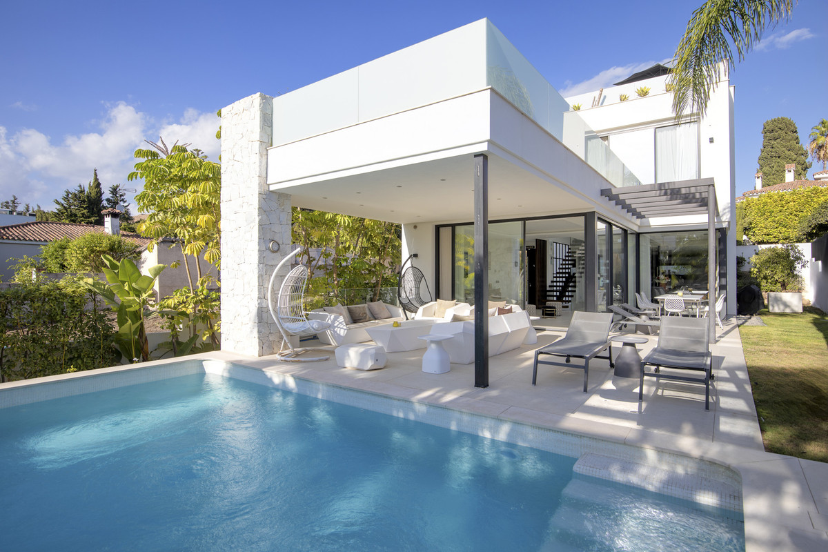 6 Bed Townhouse for sale in San Pedro De Alcántara Costa Del Sol, Málaga, Spain