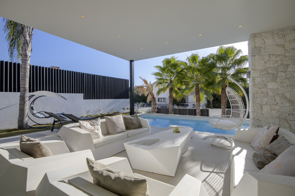 6 Bed Townhouse for sale in San Pedro De Alcántara Costa Del Sol, Málaga, Spain