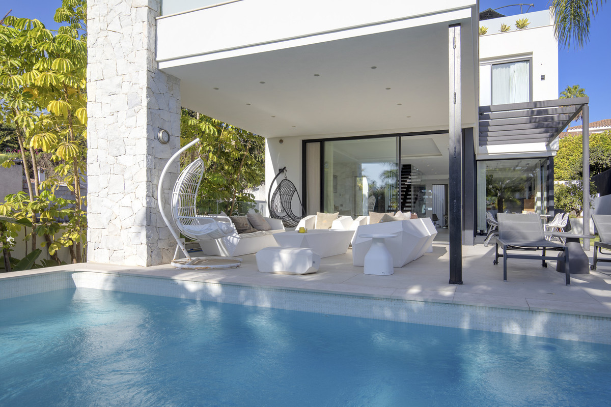 6 Bed Townhouse for sale in San Pedro De Alcántara Costa Del Sol, Málaga, Spain