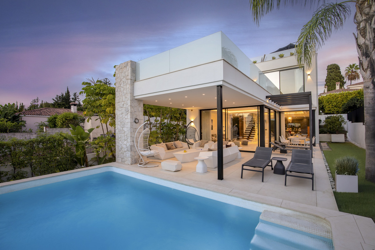 6 Bed Townhouse for sale in San Pedro De Alcántara Costa Del Sol, Málaga, Spain
