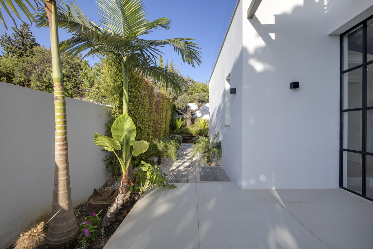 6 Bed Townhouse for sale in San Pedro De Alcántara Costa Del Sol, Málaga, Spain