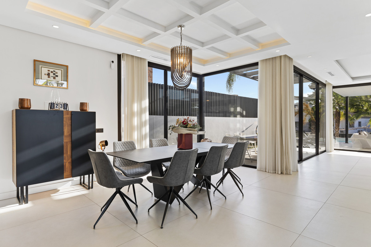 6 Bed Townhouse for sale in San Pedro De Alcántara Costa Del Sol, Málaga, Spain