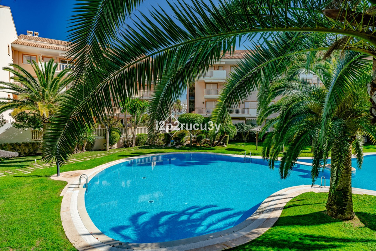 Se vende Apartamento Planta Baja de 4 dormitorios en Costa Blanca, Alicante, España