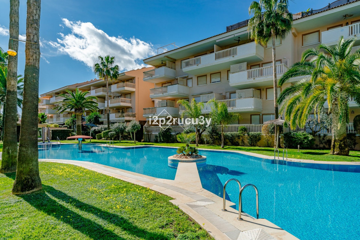 Se vende Apartamento Planta Baja de 4 dormitorios en Costa Blanca, Alicante, España