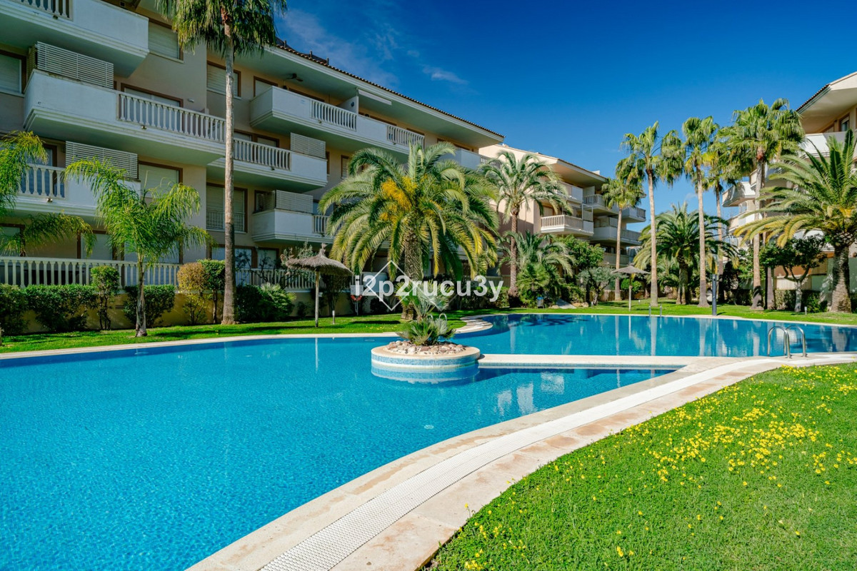 Se vende Apartamento Planta Baja de 4 dormitorios en Costa Blanca, Alicante, España