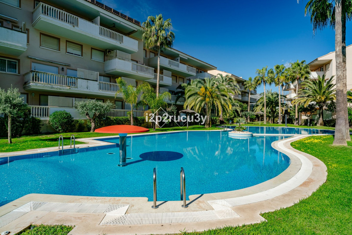 Se vende Apartamento Planta Baja de 4 dormitorios en Costa Blanca, Alicante, España