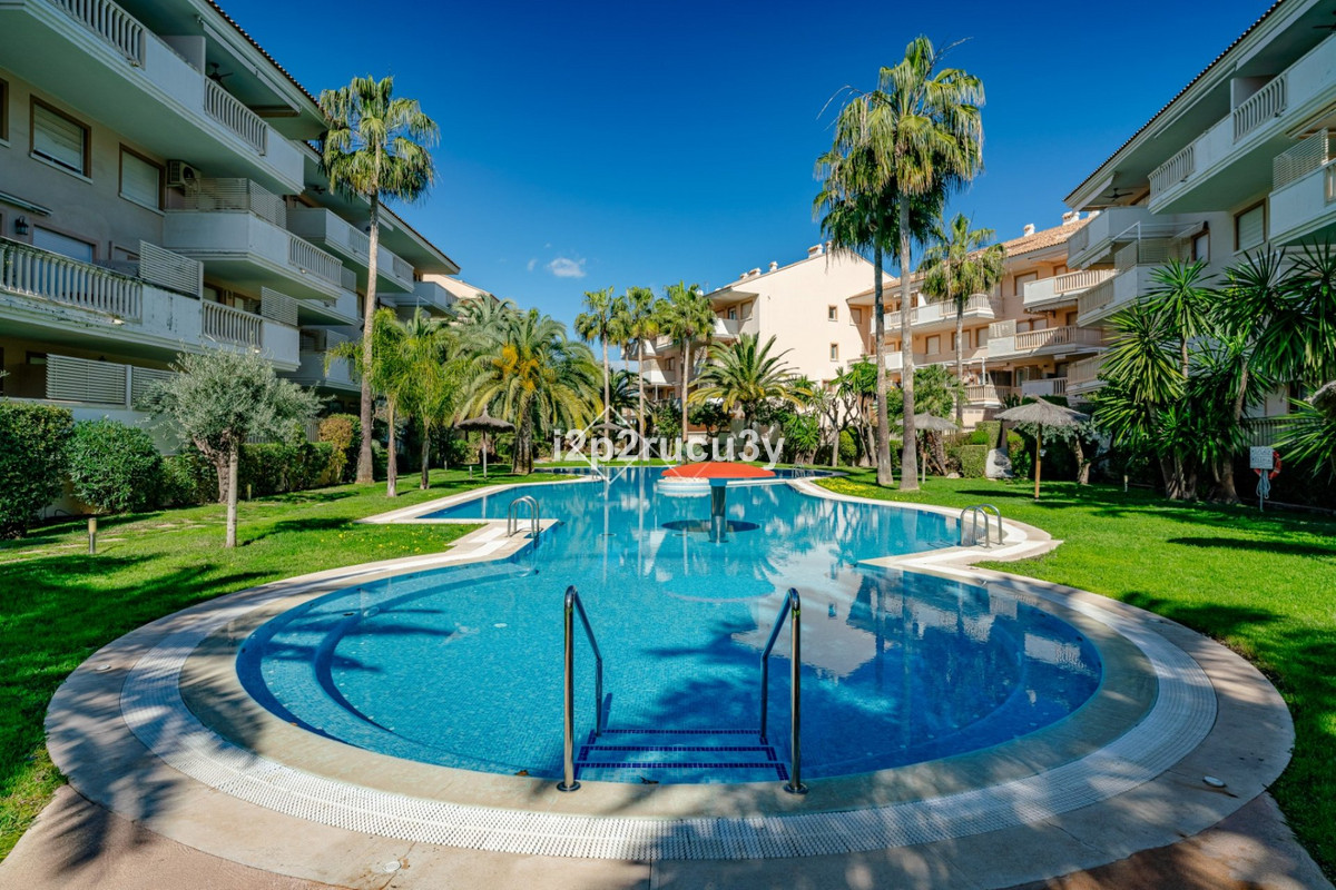 Se vende Apartamento Planta Baja de 4 dormitorios en Costa Blanca, Alicante, España