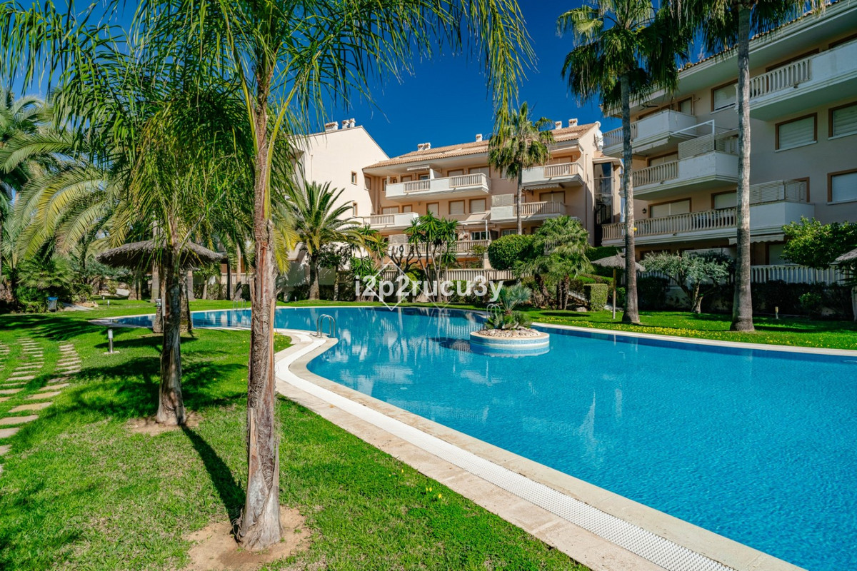 Se vende Apartamento Planta Baja de 4 dormitorios en Costa Blanca, Alicante, España